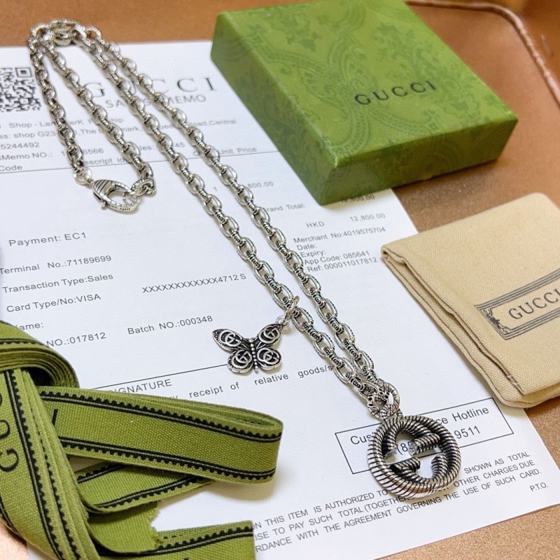 G*u*i necklaces